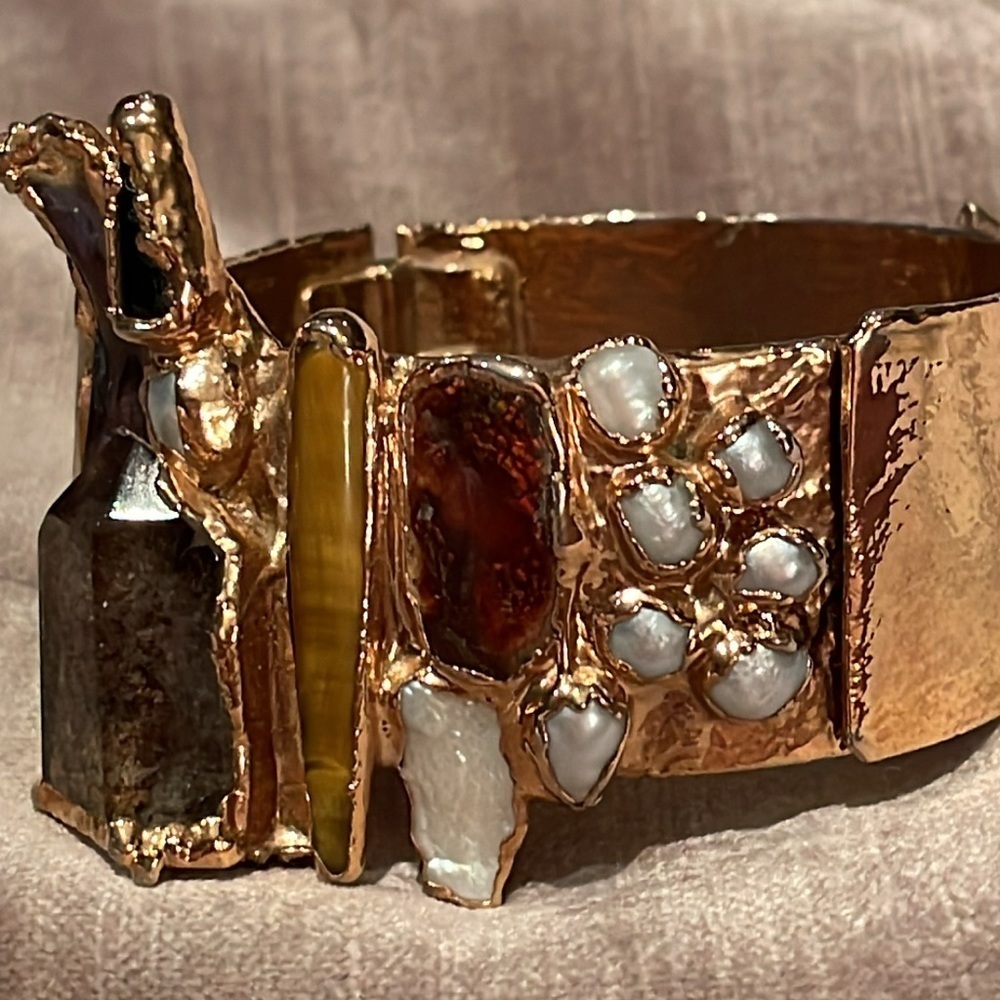 Chunky Biwa Pearl, Quartz & Tigers Eye Cuff Bracelet - Picture 3 of 12